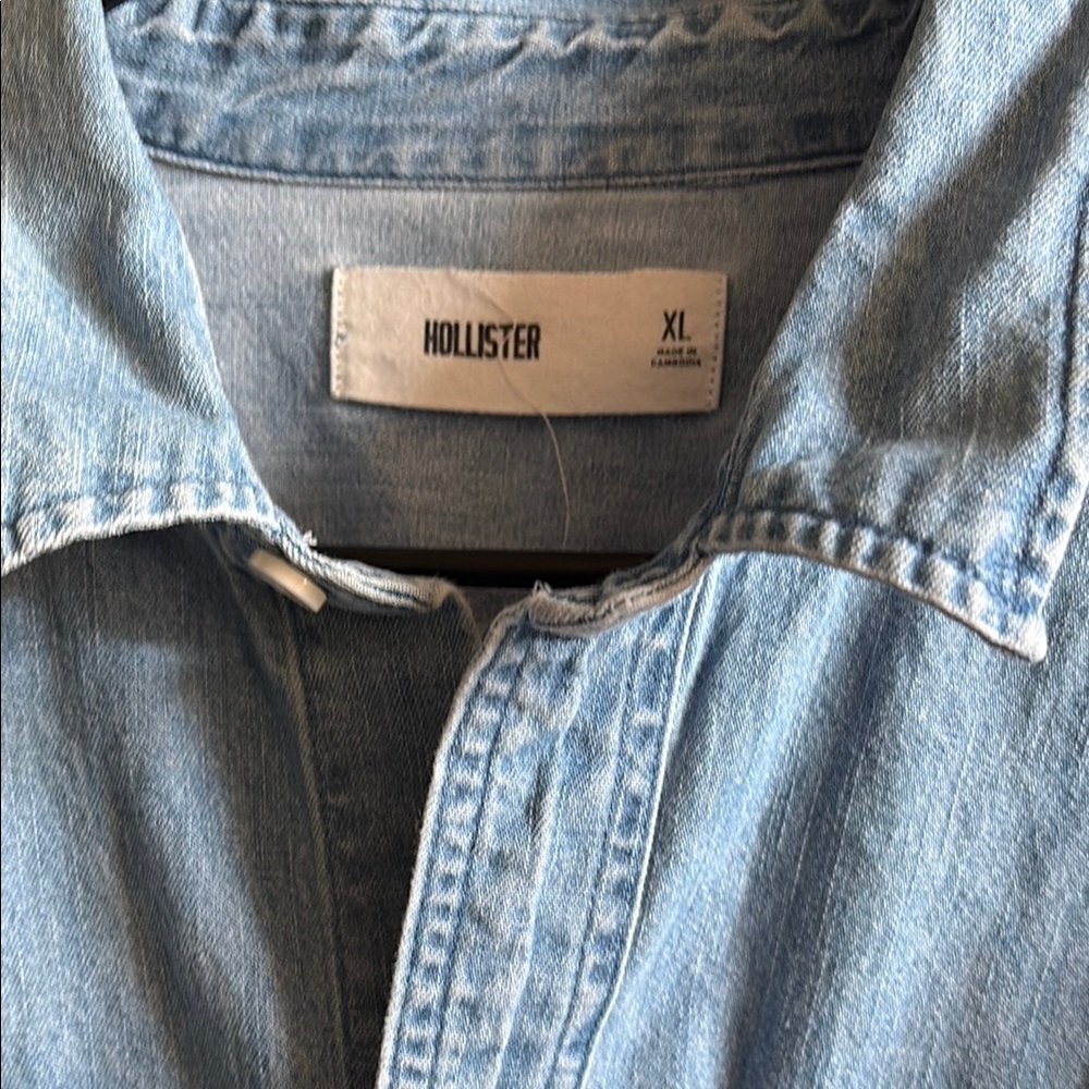 Hollister Light Blue Button Down Shirt - Picture 3 of 4